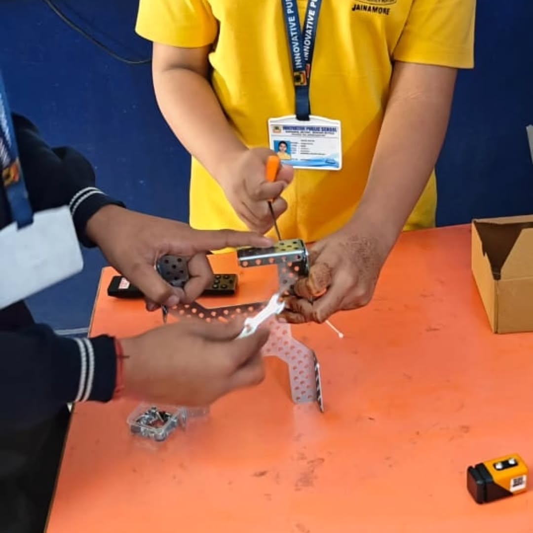 INTRODUCTION TO ROBOTICS